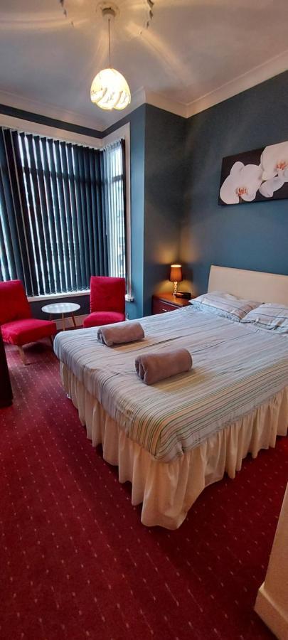 The Rhyl Bed & Breakfast Блекпул Екстериор снимка