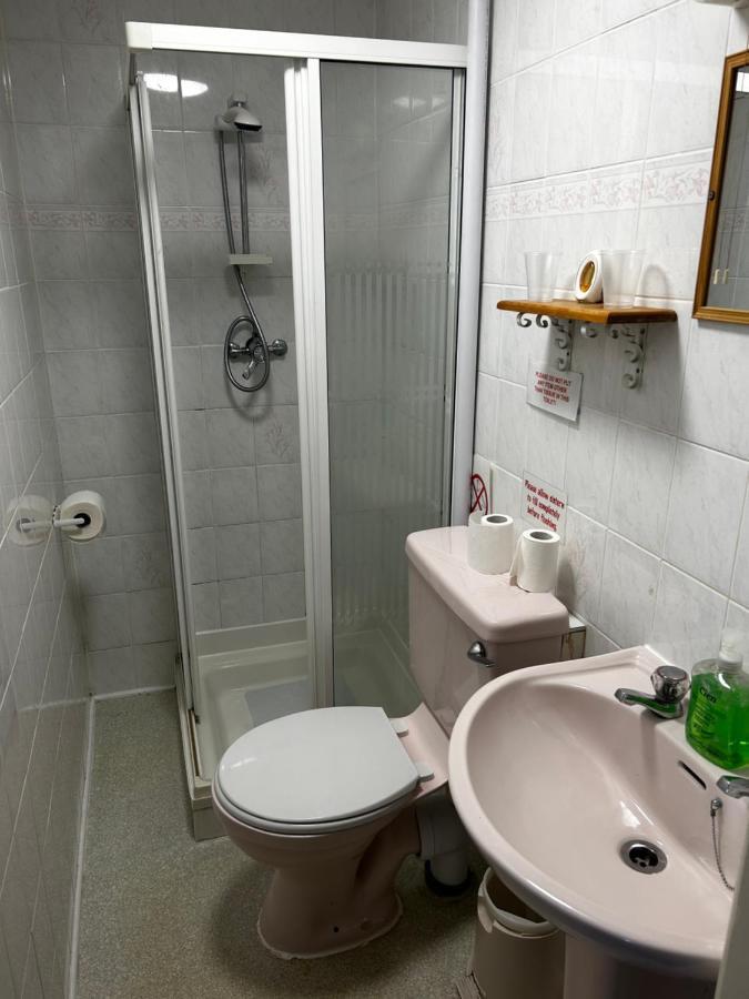 The Rhyl Bed & Breakfast Блекпул Екстериор снимка