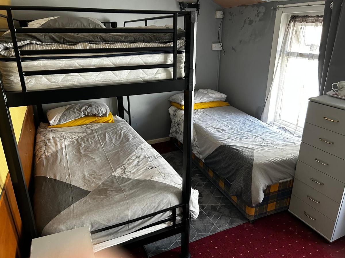 The Rhyl Bed & Breakfast Блекпул Екстериор снимка