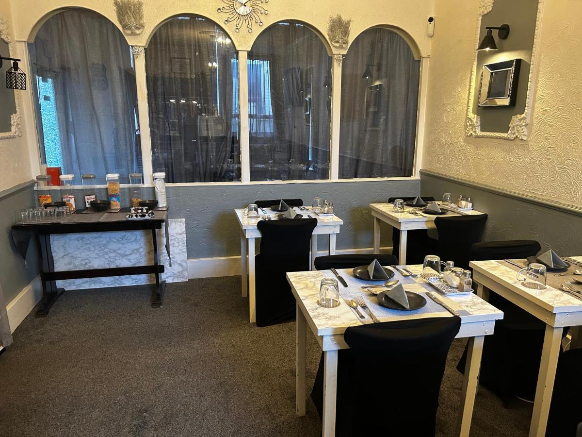 The Rhyl Bed & Breakfast Блекпул Екстериор снимка