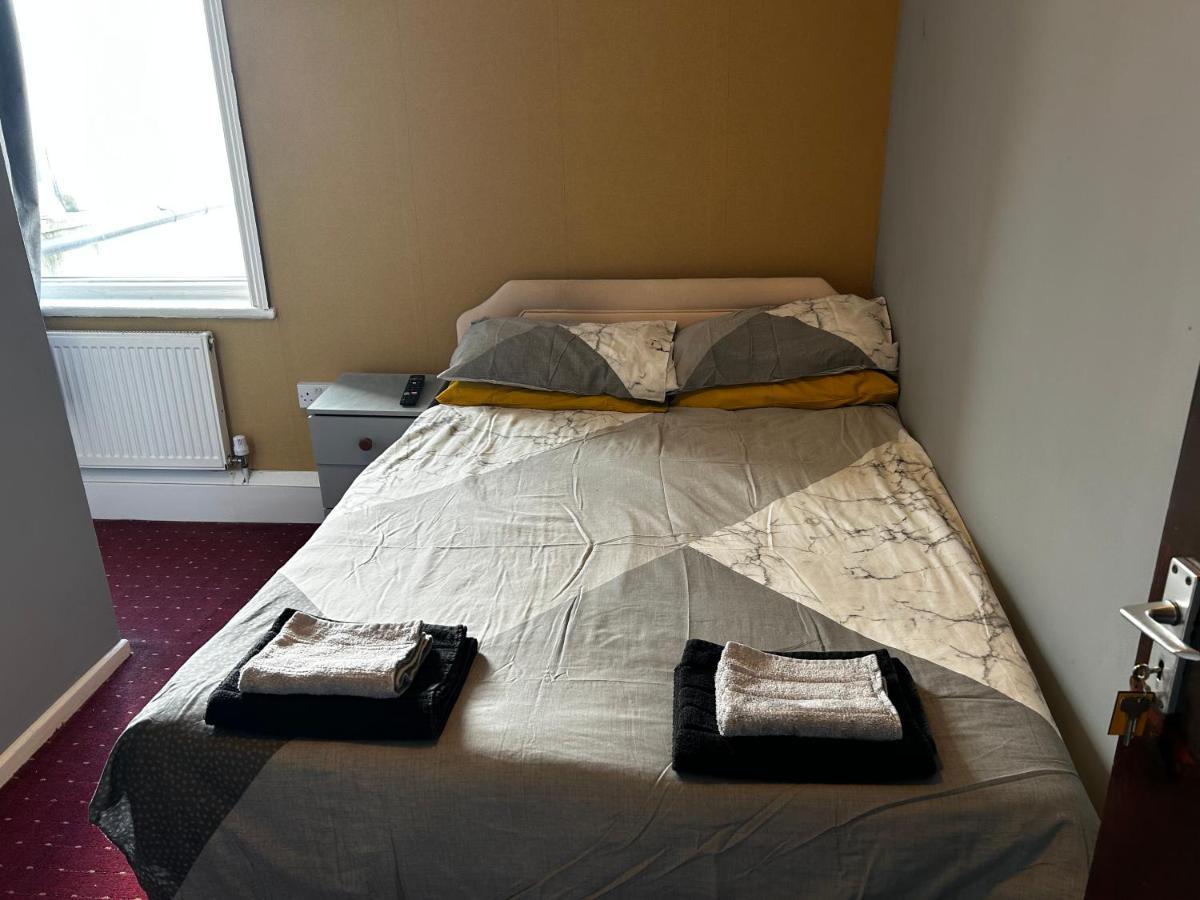 The Rhyl Bed & Breakfast Блекпул Екстериор снимка