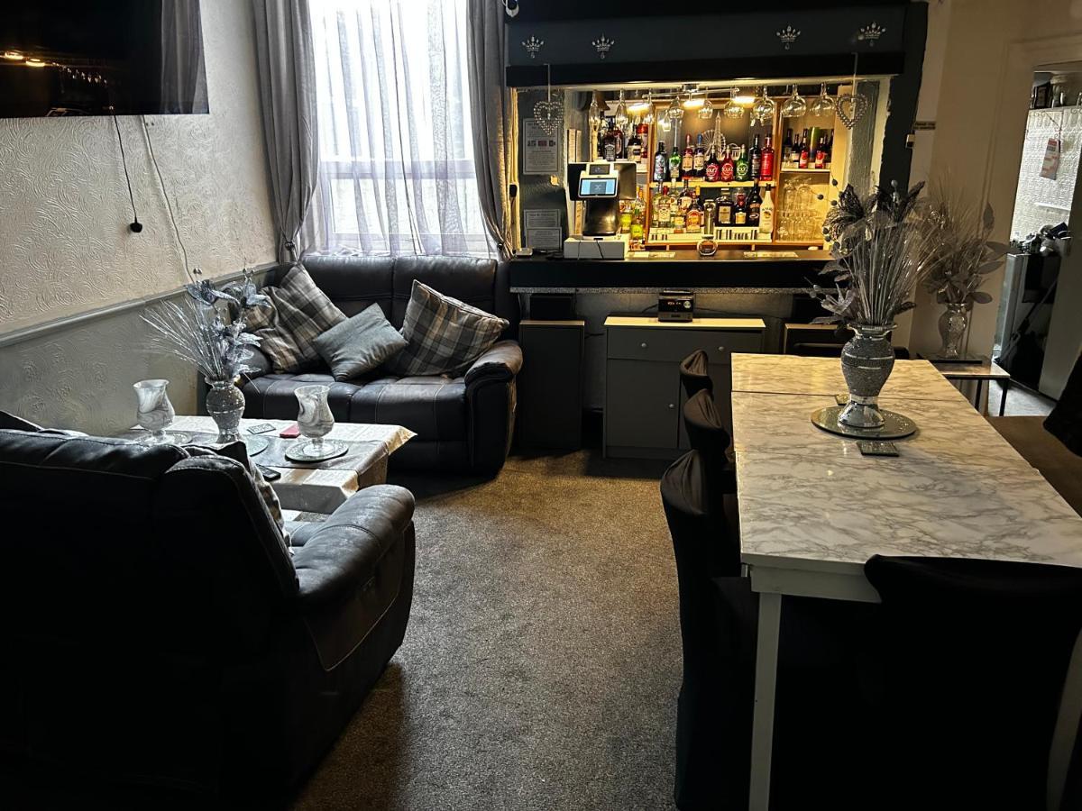 The Rhyl Bed & Breakfast Блекпул Екстериор снимка