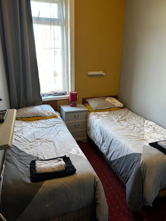 The Rhyl Bed & Breakfast Блекпул Екстериор снимка